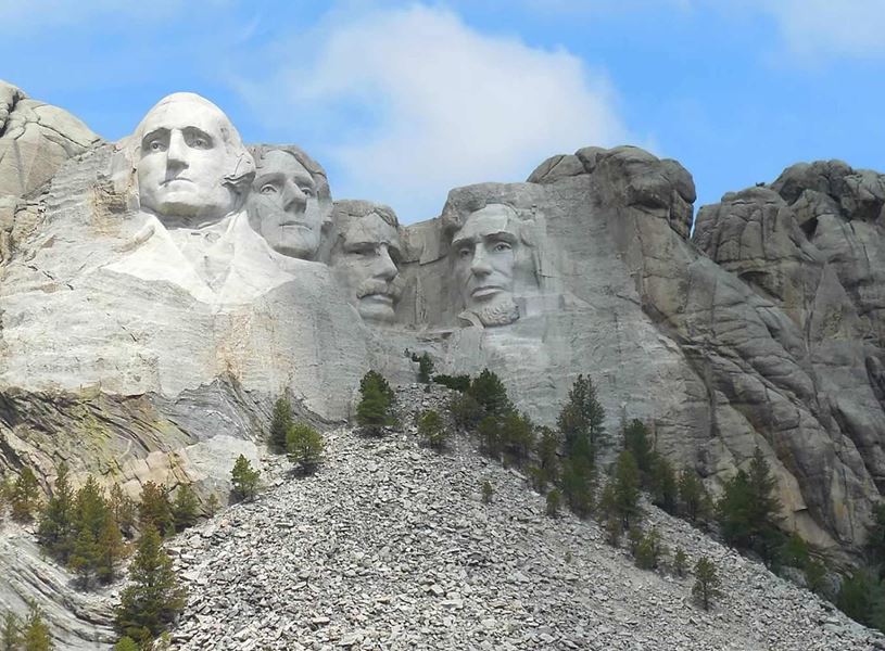 View of Mount Rushmore, South Dakota, USA